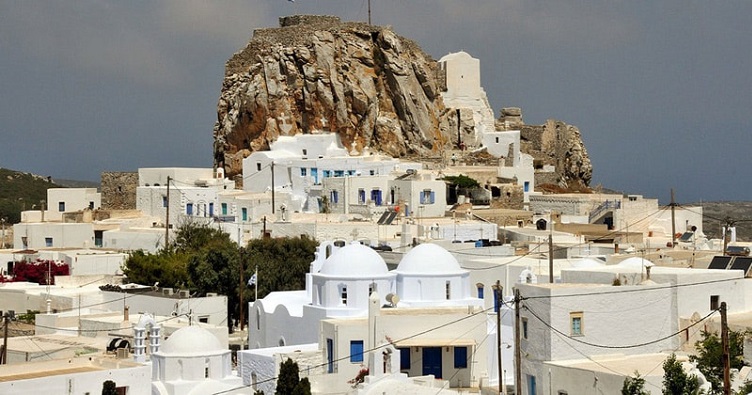 На Аморгосі є такі місця, як цей монастир: привабливі для іноземців, але небезпечні для недосвідчених туристів. Особливо у спеку.