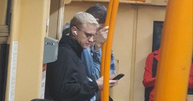 Як зазначає В.Бойко, фото зроблене 20.09.2024 о 9:30, додавши: «цікавий розпорядок дня у військовій частині, де проходить службу Шабунін».