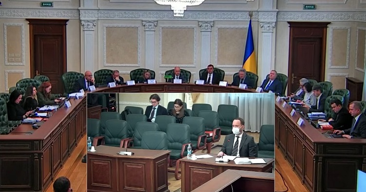На справки Александра Бессонова (на фото в центре) у Романа Маселко были свои контрсправки.