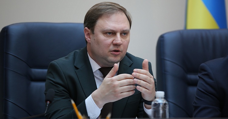 На думку голови ВККС Андрія Пасічника, бажання дізнатися, які ж помилки були допущені кандидатами, обумовлено недостатнім рівнем довіри не лише до ВККС, а й в цілому людей до держави.
