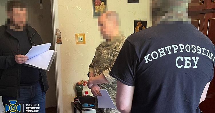 Затримання одного із підозрюваних у цій справі. Фото: СБУ