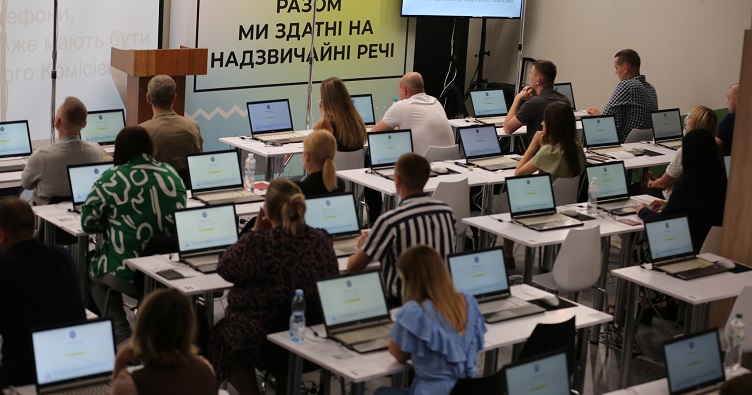 Чтобы ознакомиться с кодированными результатами тестирования за 19 июля, нажмите на изображение.

Чтобы ознакомиться с кодированными результатами тестирования за 18 июля, нажмите на изображение.