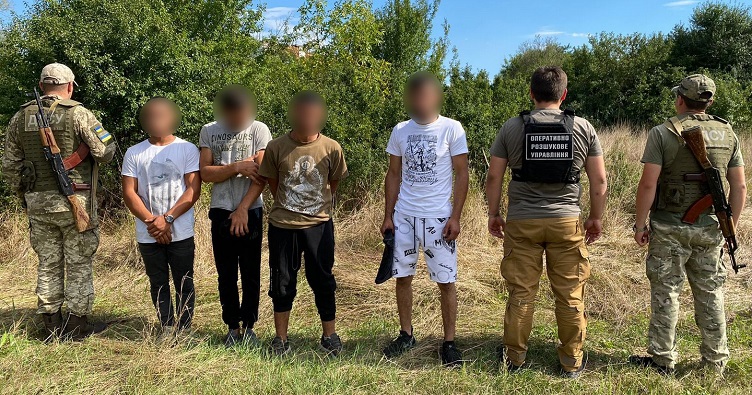 За три роки війни прикордонники затримали майже 43 тис. військовозобов’язаних, які намагалися втекти із країни. Фото: МВС