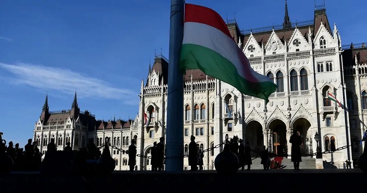 Угорщина незадоволена рішенням Євросоюзу спрямувати прибутки від заморожених російських активів на допомогу Україні.
