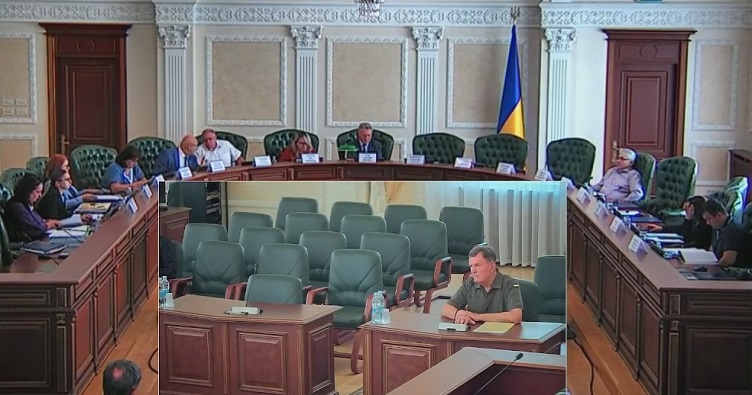 Год назад ВРП единодушно оставила без рассмотрения заявление Антона Чернушенко об отставке, не желая исправлять собственное же решение.