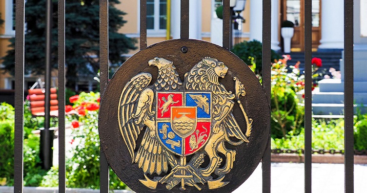 Раніше Баку вимагав від вірменської влади прибрати гору Арарат також і з герба країни.