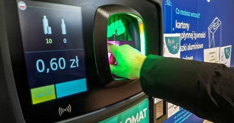 Крупные магазины обязаны принимать тару и возвращать залог в автоматах или на специально отведенных для этого кассах.