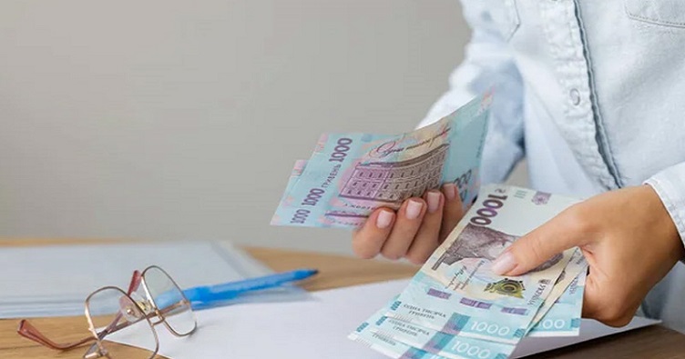 Кінець календарного року для державних службовців – це пора оцінки їхньої службової діяльності.