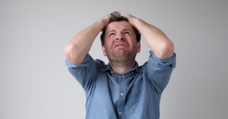 Плач — одна из тех реакций, которая не требует от собеседника особого вмешательства.