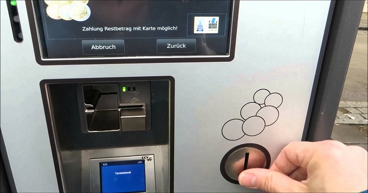 Пока неясно, в течение какого времени подозреваемые накопили настолько большую сумму посредством воровства монет из паркоматов.