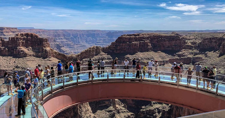 Ежегодно Гранд-Каньон посещают более 4 млн туристов. А иностранцев, как сообщили в МВД США, начнут считать уже с января.