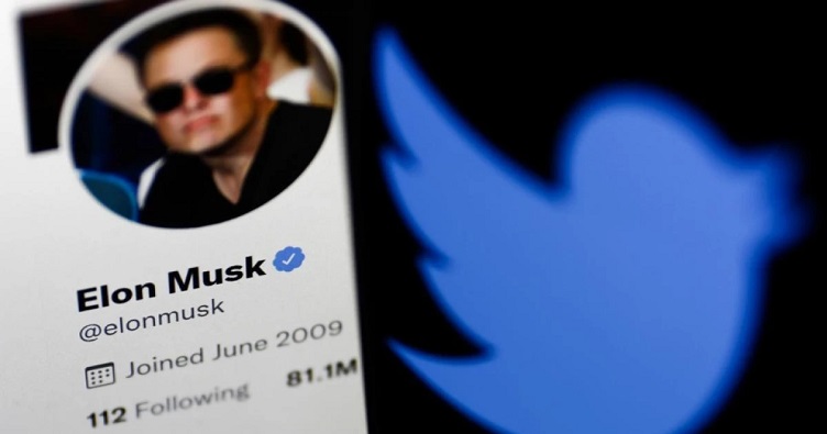 Илон Маск объявил о возможности заплатить за «синюю галочку» вскоре после покупки Twitter в 2022 году.