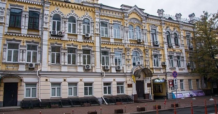 В Подольском районном суде г.Киева сейчас 14 судей из 21 по штатному расписанию, причем один — без полномочий.