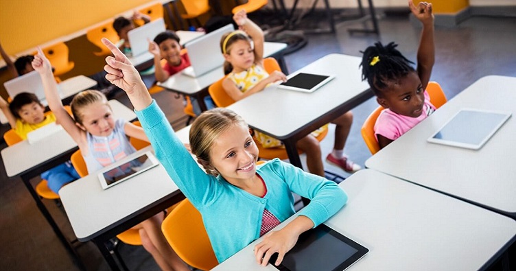 Уважається, що чим раніше діти опанують цифрові технології, тим більш розсудливою буде їхня поведінка в Інтернет-просторі.