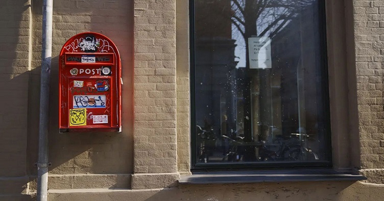 С 1 января 2026 года в Дании прекращается доставка бумажных писем, и эти ящики-символы станут ненужными. 