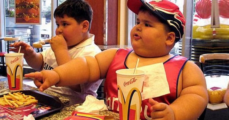 Правительство Великобритании полагает, что новые меры позволят уменьшить число детей, страдающих от ожирения.