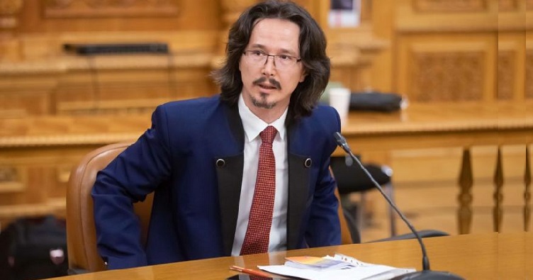 Василіка-Крісті Данілет відомий у Румунії активною участю в дебатах щодо демократії, верховенства права та системи правосуддя, зокрема, як колишній член Вищої ради магістратури.