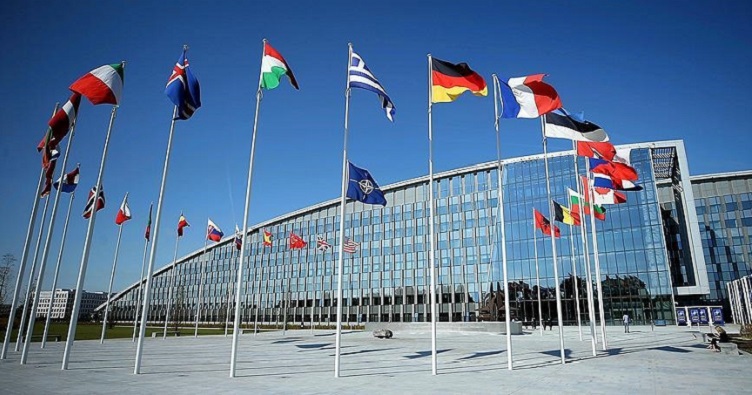 Для Франції не вперше призупиняти членство в НАТО хоча б частково.