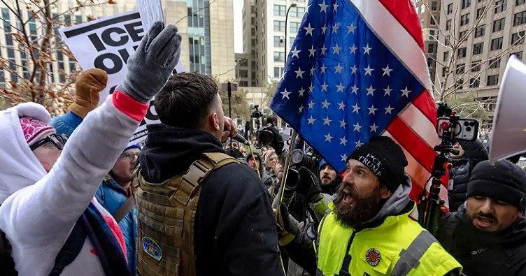 Для придушення протестів проти дій міграційної поліції в Міннесоті влада збирається відправити армію. Фото: Jim Vondruska/AFP
