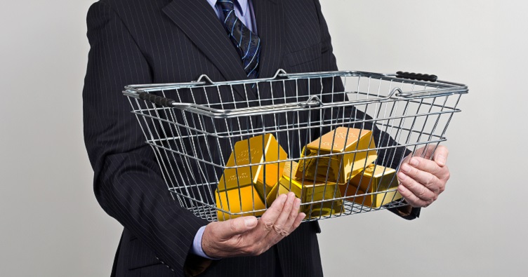 Согласно официальному курсу НБУ, в Украине цена на золото сегодня составляет 6423,1 грн. за 1 гр.