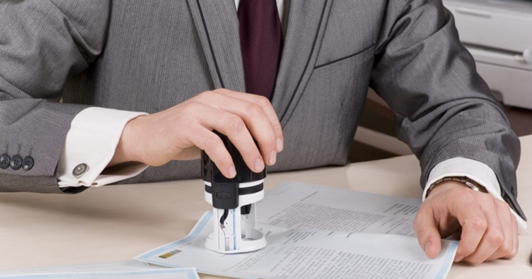 Уряд уважає, що новий закон унеможливить уникнення сплати пенсійного збору за відчуження автомобілів та нерухомості.