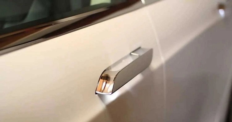 Приховані ручки вперше з’явилися в електромобілі Tesla Model S.