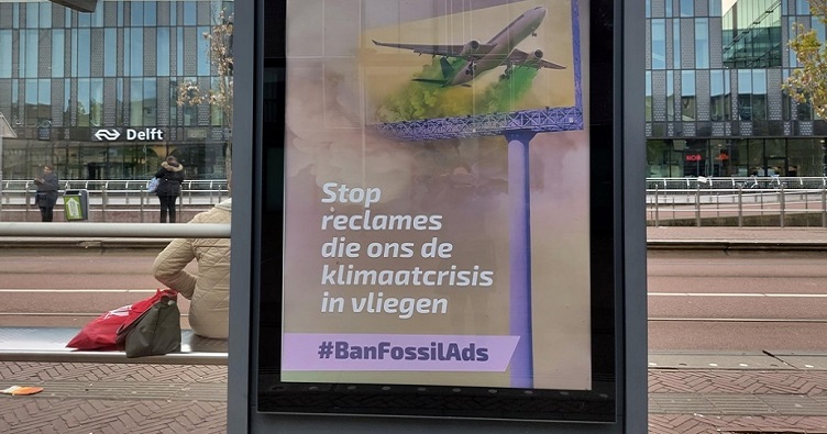 Год назад вступил в силу запрет на рекламу ископаемого топлива в общественных местах Гааги. В Амстердаме же — только с 1 мая этого года.