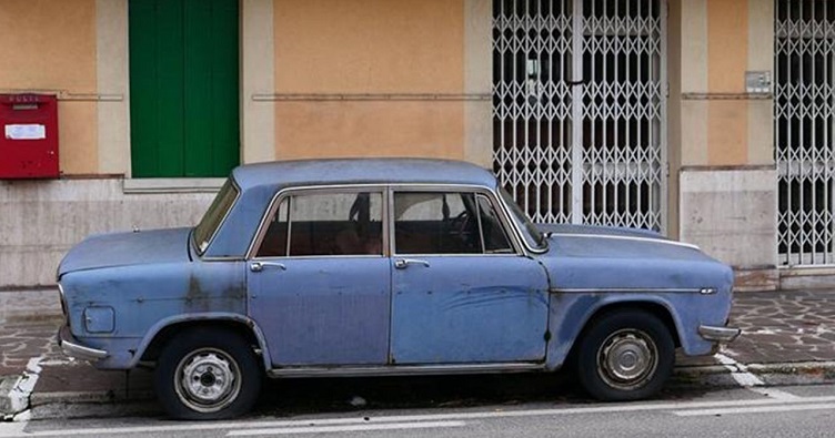 У такому вигляді автомобіль знайшли місцеві журналісти, чим привернули до нього увагу влади.