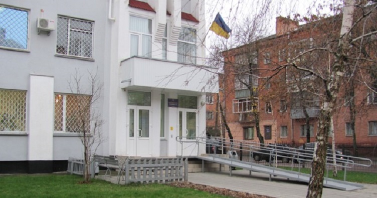 У Новозаводському районному суді м.Чернігова визначено 12 посад суддів, а фактично є лише сім.