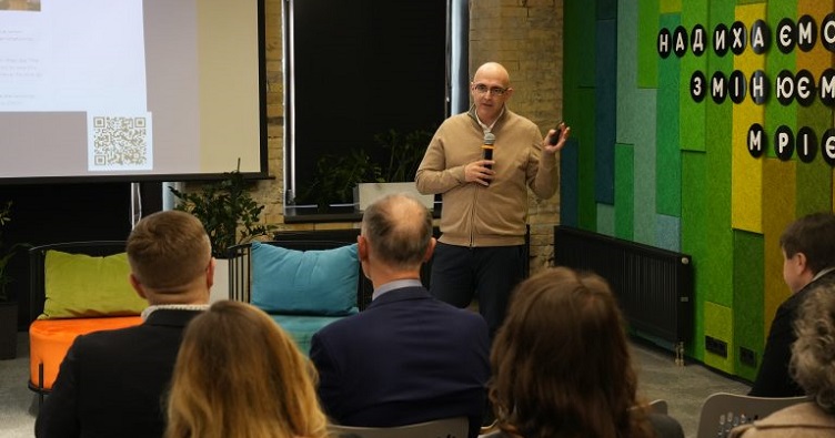 Василий Крат: «Нотариальное действие должно совершаться нотариусом — независимо от того, какие технологии существуют»