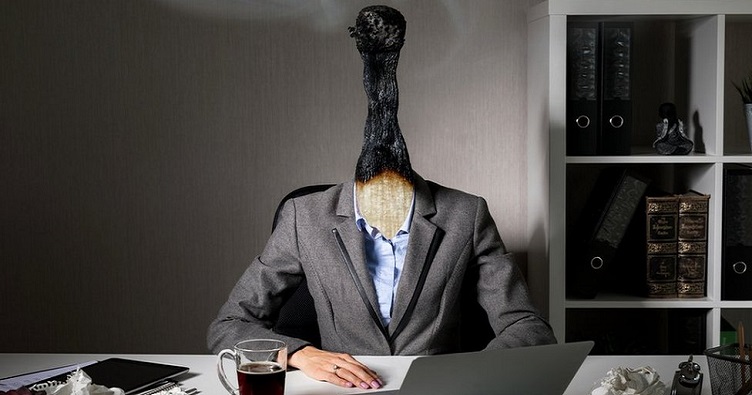 Доповідь МОП застерігає від вигоряння тих, хто живе як у приказці: «Від роботи дохнуть коні, ну а я... безсмертний поні!».