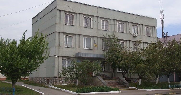 В Чудновском районном суде Житомирской области сейчас работает только один судья, потому что другой без полномочий.