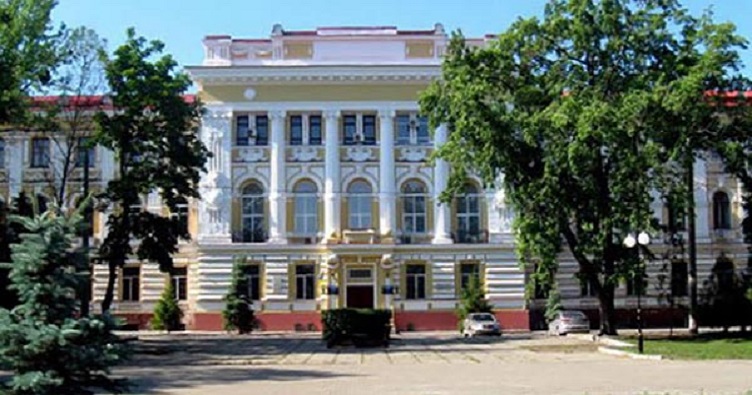В настоящее время в Харьковском апелляционном суде есть только 10 судей из 60 по штатному расписанию, и еще один командированный.