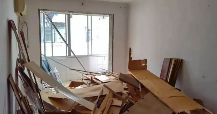 В китайских социальных сетях произошедшее назвали одним из самых нелепых строительных инцидентов последних лет.
