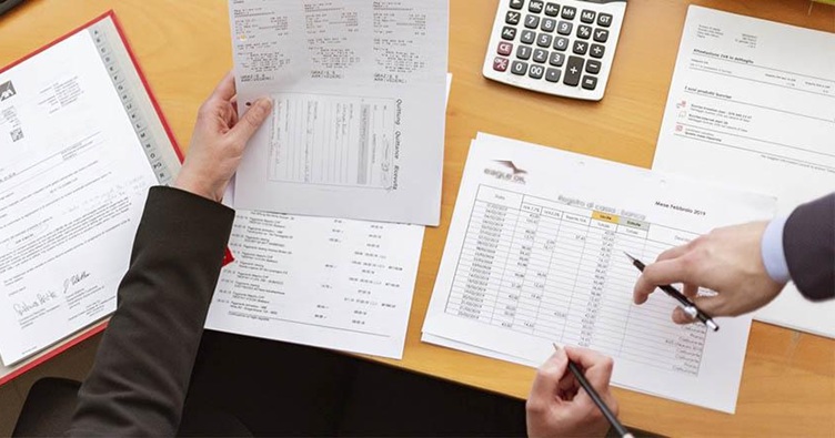 На думку Мінфіну, чим вищі штрафи для бухгалтерів, тим ретельніше вони вестимуть облік та готуватимуть звітність. Фото: pexels.com