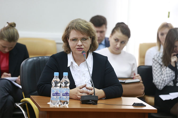 С.Хмельовій удалося відстояти своє право на роботу в суді, незважаючи на невдачу під час засідання секції.