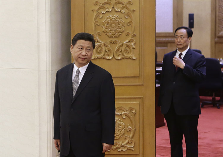 Від Сі Цзіньпіна (ліворуч) не втаїться жодна спроба партійця й чиновника отримати хабар. 
Глава КНР налаштований рішуче.