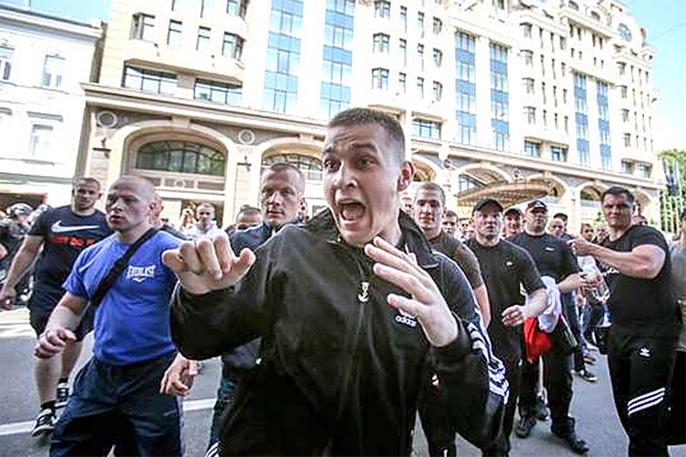 Действия обвиняемых по этому делу зафиксировали на Софиевской площади как фото-, 
так и телекамеры.