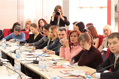 Учасники заходу висловлювали думки щодо можливих варіантів подолання правового вакууму, 
в якому опинилося підприємницьке середовище Криму.