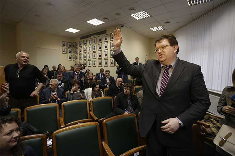 Б.Львов подякував колективу та висловив сподівання, 
що разом з ним зуміє підвищити авторитет суду.