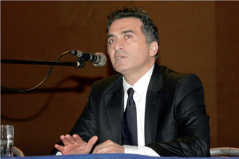 З.Хатиашвили утверждает: власти преследуют его и его коллег.