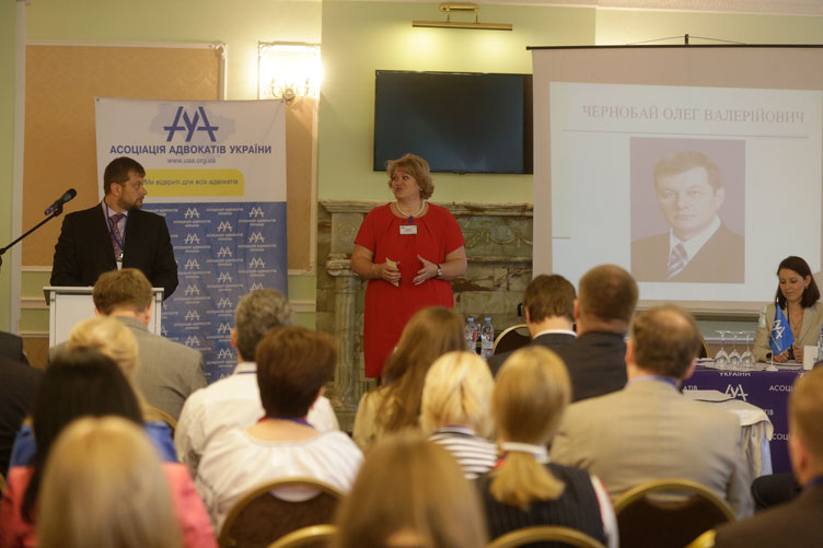 О.Дмитриева поддержала кандидатуру О.Чернобая на пост президента ААУ и подчеркнула важность неизменности курса развития ассоциации.