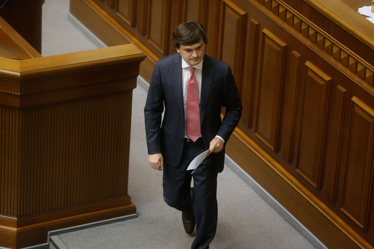 В.Писаренко не удалось убедить коллег в необходимости конституционной защиты судей от политического влияния.