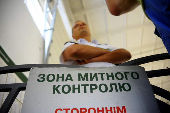 Тепер рішення про конфіскацію товарів і транспортних засобів буде прийматися виключно судом Фото: Андрій Товстиженко, ZN.UA
